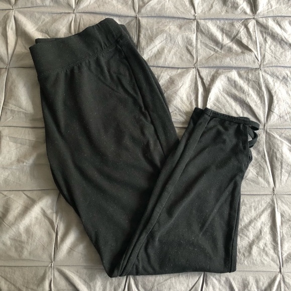 Capri Leggings W Crisscross Detail 